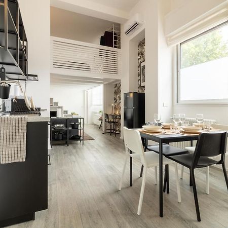 Navigli - Chic And Sophisticated Home In Milan Bagian luar foto