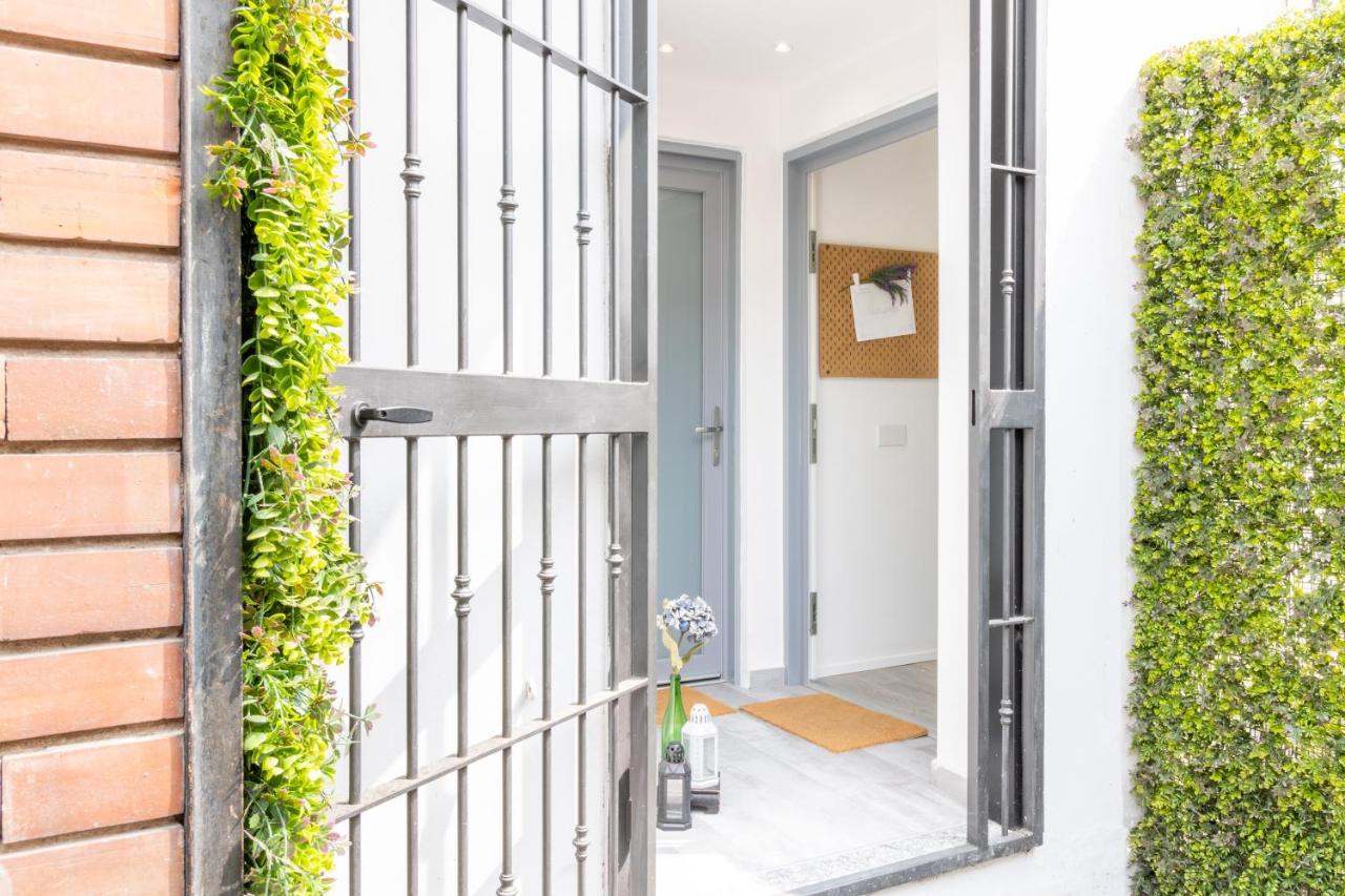 Navigli - Chic And Sophisticated Home In Milan Bagian luar foto